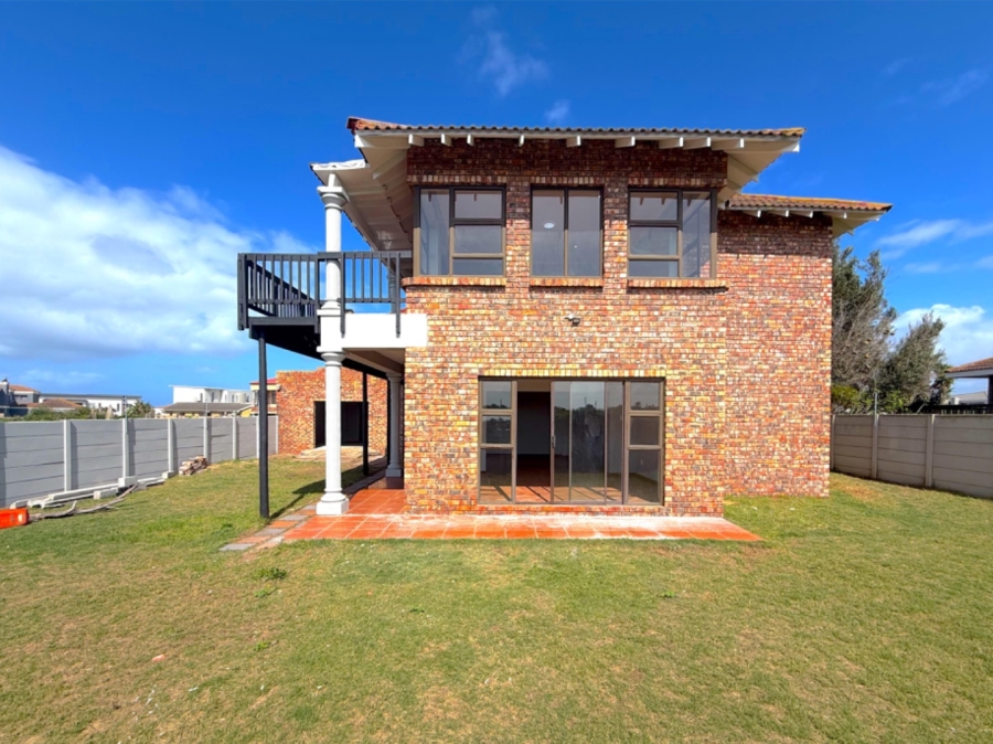 4 Bedroom Property for Sale in Bluewater Bay Eastern Cape
